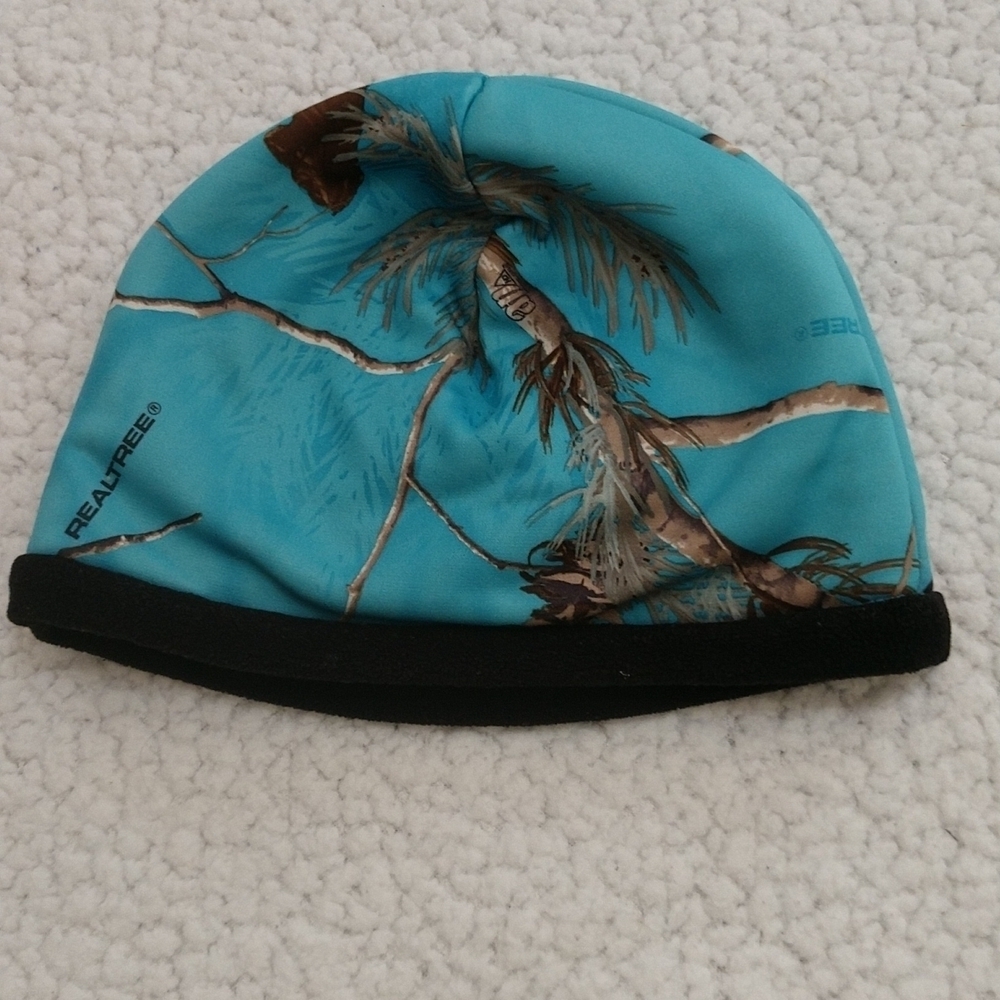 Ladies "Mustang" Reversible Realtree Camo Bluefish Beanie